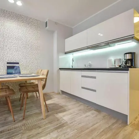 Na Wyspie - Zdrojowa * Свиноуйсьце